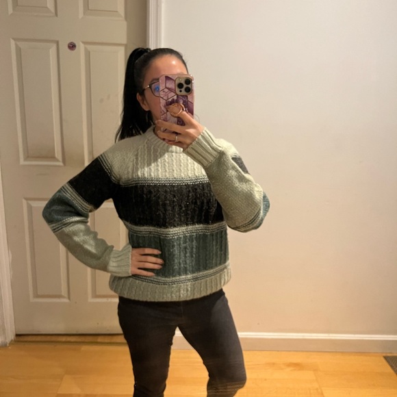 Sweater - Picture 3 of 4